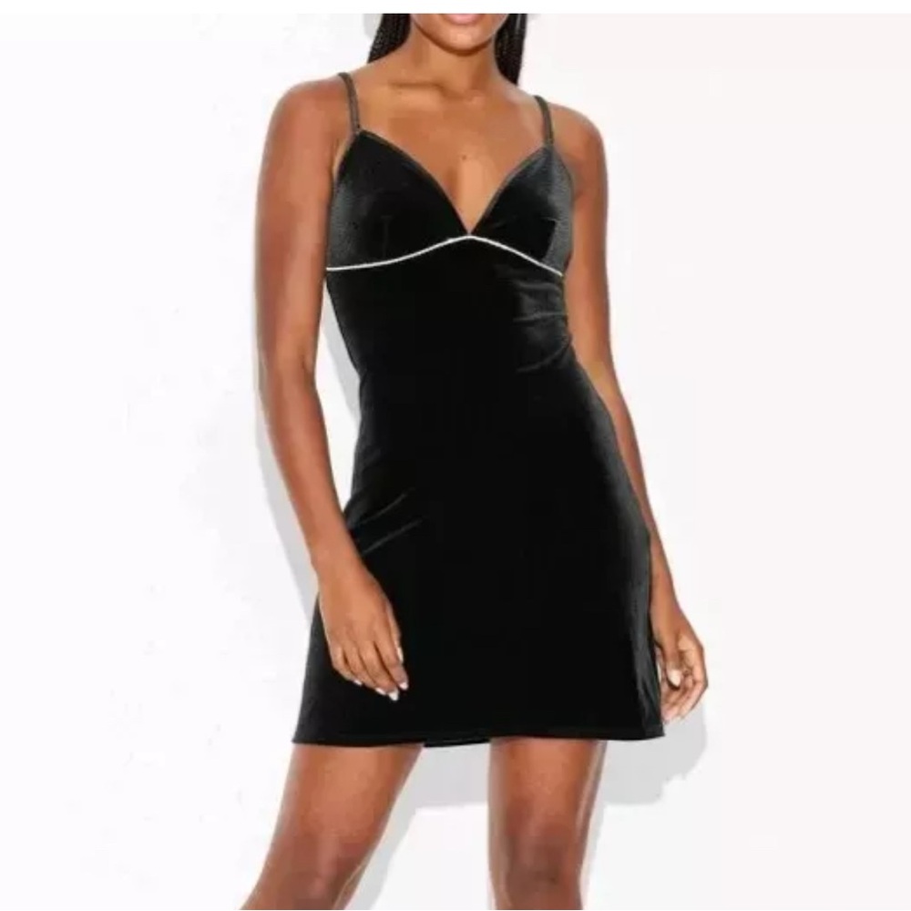Wild fable size M NWT velvet dress